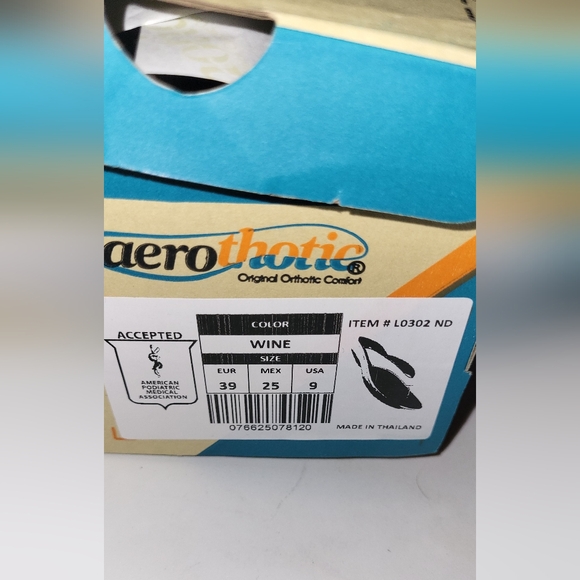 NIB Aerothotic Thong Sandals, Size 39 (9) Wine - Picture 4 of 4